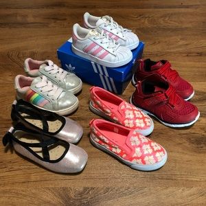 Lot: Adidas toddler Superstar + 4 toddler pairs